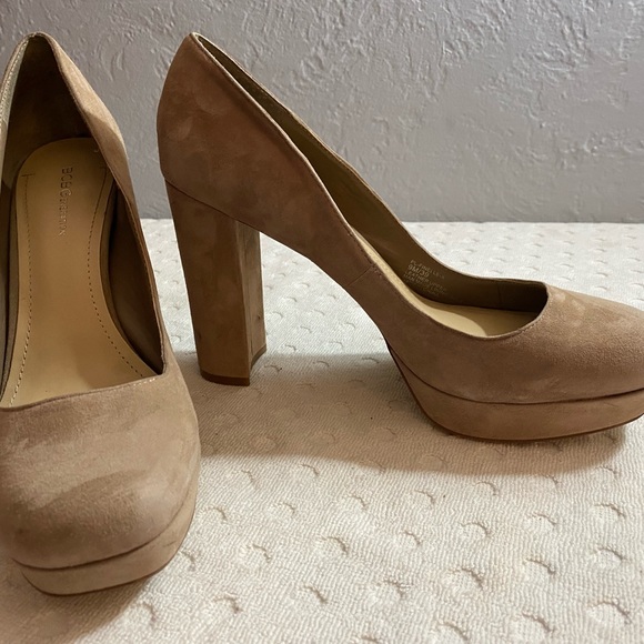 NWOT BCBG Generation Suede Pump - Picture 16 of 16
